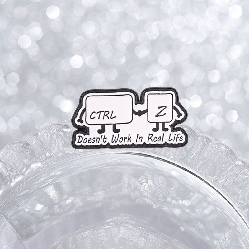 Funny Tech Meme Enamel Pins Ct - Tech Accessories For Work reseña y precio